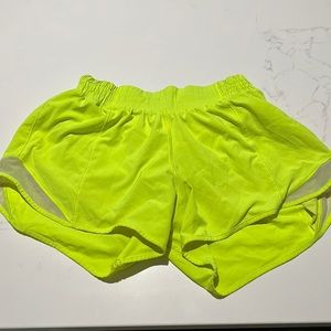 Lululemon Hotty Hot 4” Shorts Bright Yellow